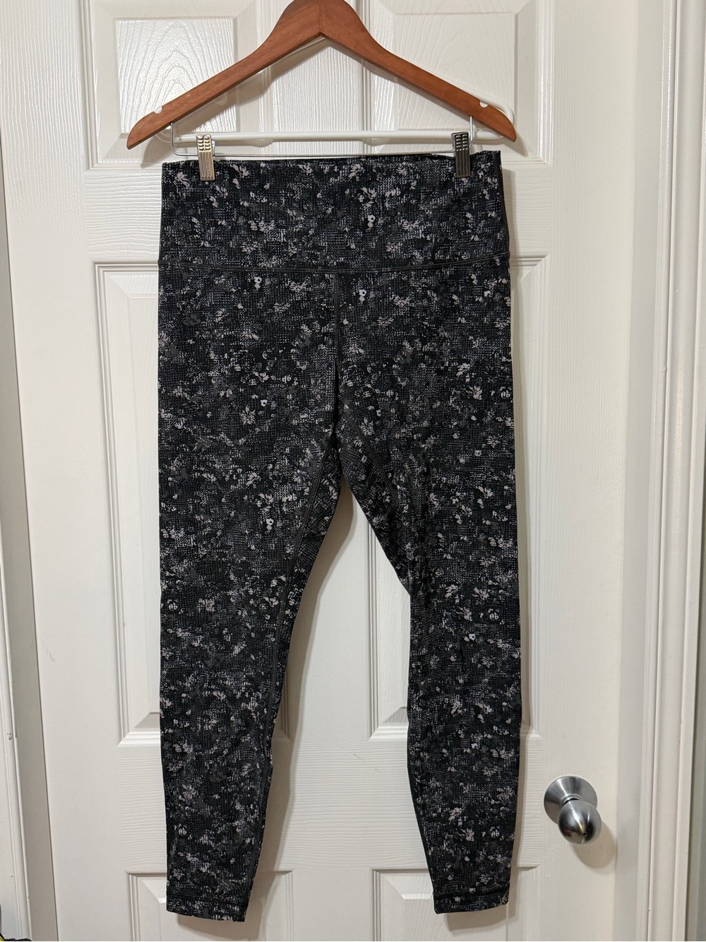 Lululemon athletica wunder under high rise tight size 12 euc
